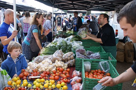 RCMA’s weekly farmers’ market. Image credit: www.awesomecardiff.co.uk