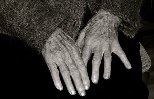 hands_elderly_home