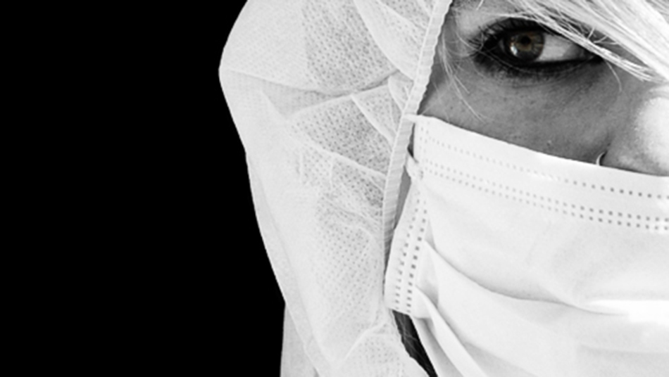 Woman wearing mask during the 2009-2010 Swine Flu pandemic