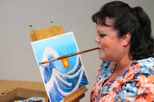 Rosie Moriarty-Simmonds painting 'The Sun Beyond the Waves’